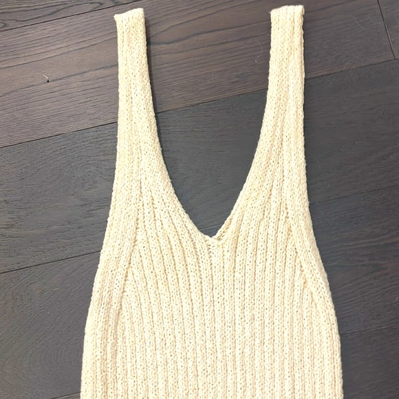 Cream toned sleeveless cotton knit long side split cardigan. - Picture 2 of 5